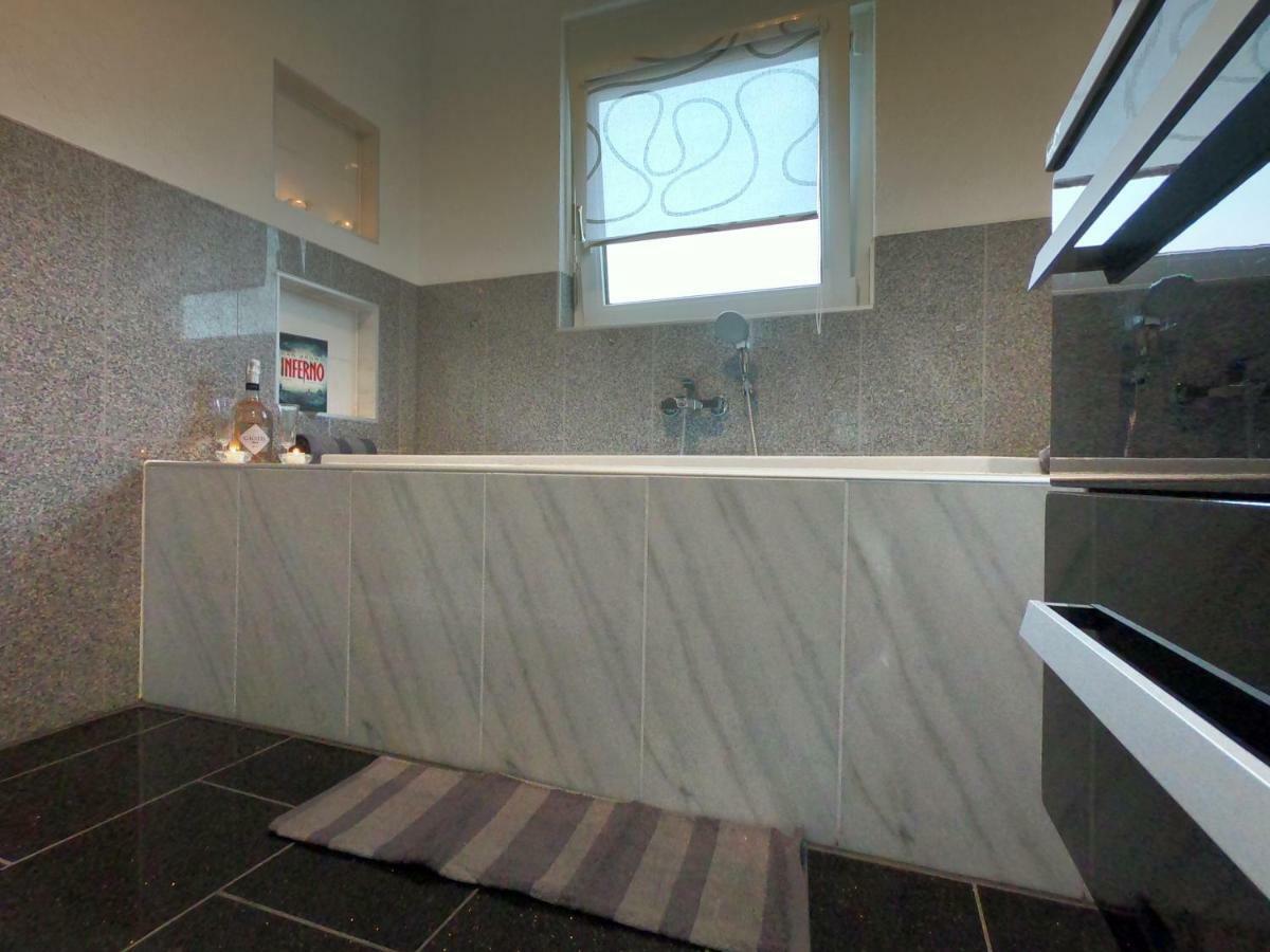 Moderne Helle 2,5 Zimmer Wohnung Mit Grossem Bad Und Kueche In Trossingen Εξωτερικό φωτογραφία